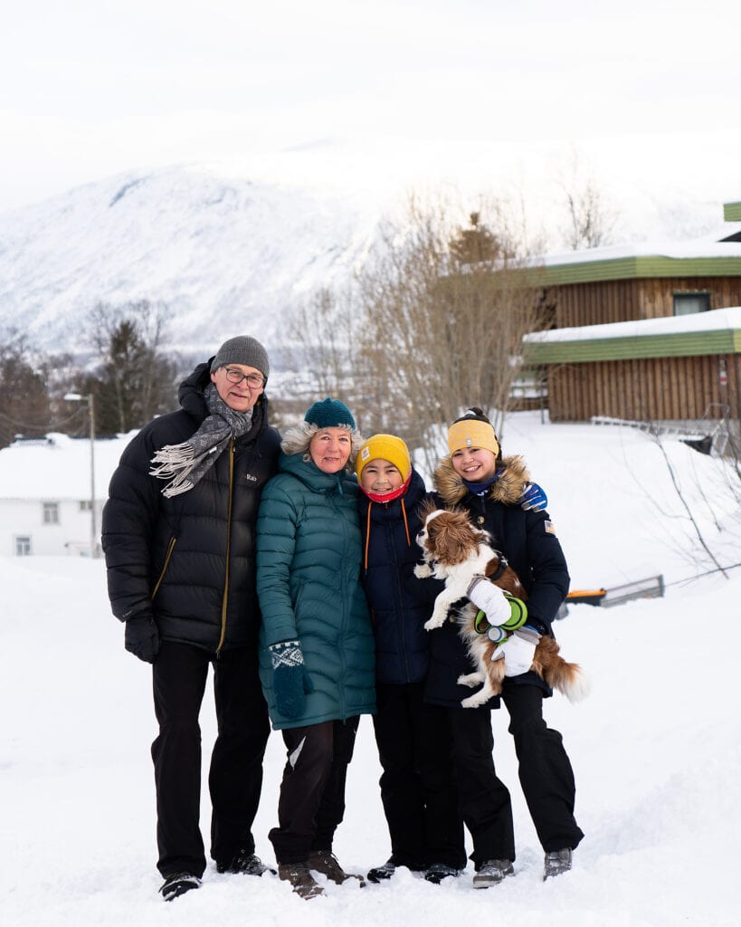 Jon og Marit Selfors fra Tromsø takker Olivita for at de kan ha et aktivt liv sammen med barnebarna.