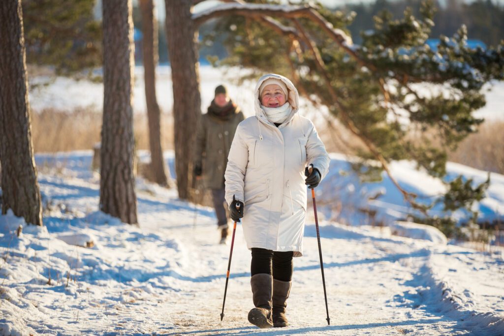Ved kaldere vær kan du bli stivere i leddene. Da hjelper det å være fysisk aktiv.
